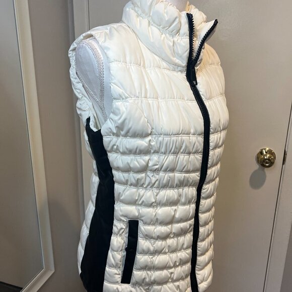 NWT Marc New York White with Black Faux leather paneled Zip Vest, Size Small - Picture 5 of 12